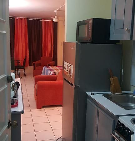 Comfortable Suite 1 Kingston Ngoại thất bức ảnh