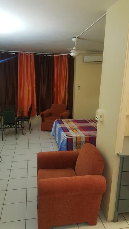 Comfortable Suite 1 Kingston Ngoại thất bức ảnh