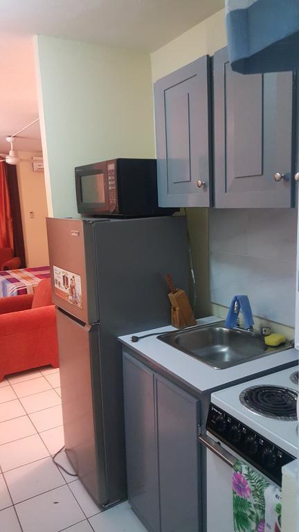 Comfortable Suite 1 Kingston Ngoại thất bức ảnh