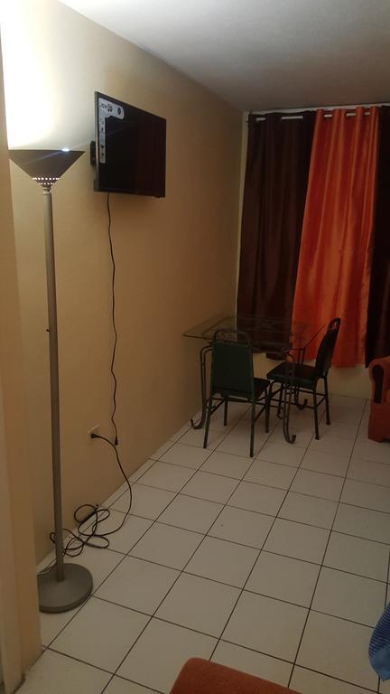 Comfortable Suite 1 Kingston Ngoại thất bức ảnh